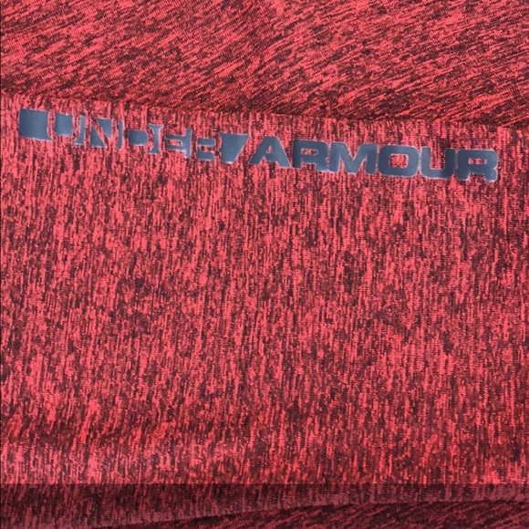 NWOT Under Armour Heat Gear Loose Hooded Running Henley T Shirt Dark Red Bla - Picture 4 of 7